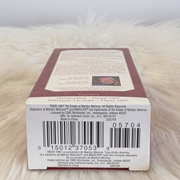 Hallmark Keepsake Ornament Marilyn Monroe in Pink Dress - Picture 3 of 4